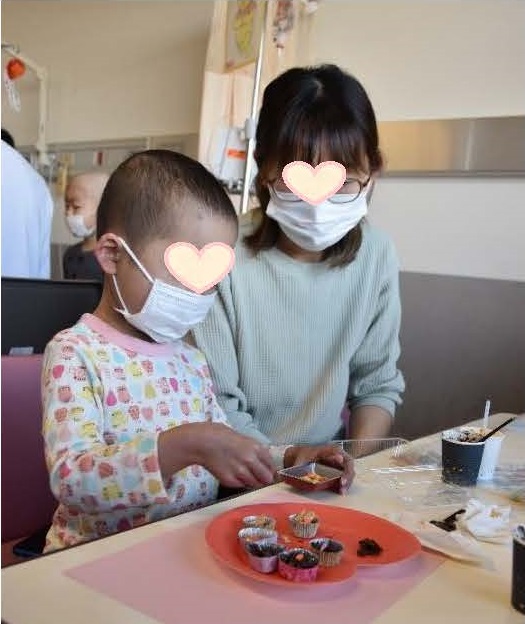 2月7日　成田赤十字病院小児科でバレンタインのチョコレート作りをしました